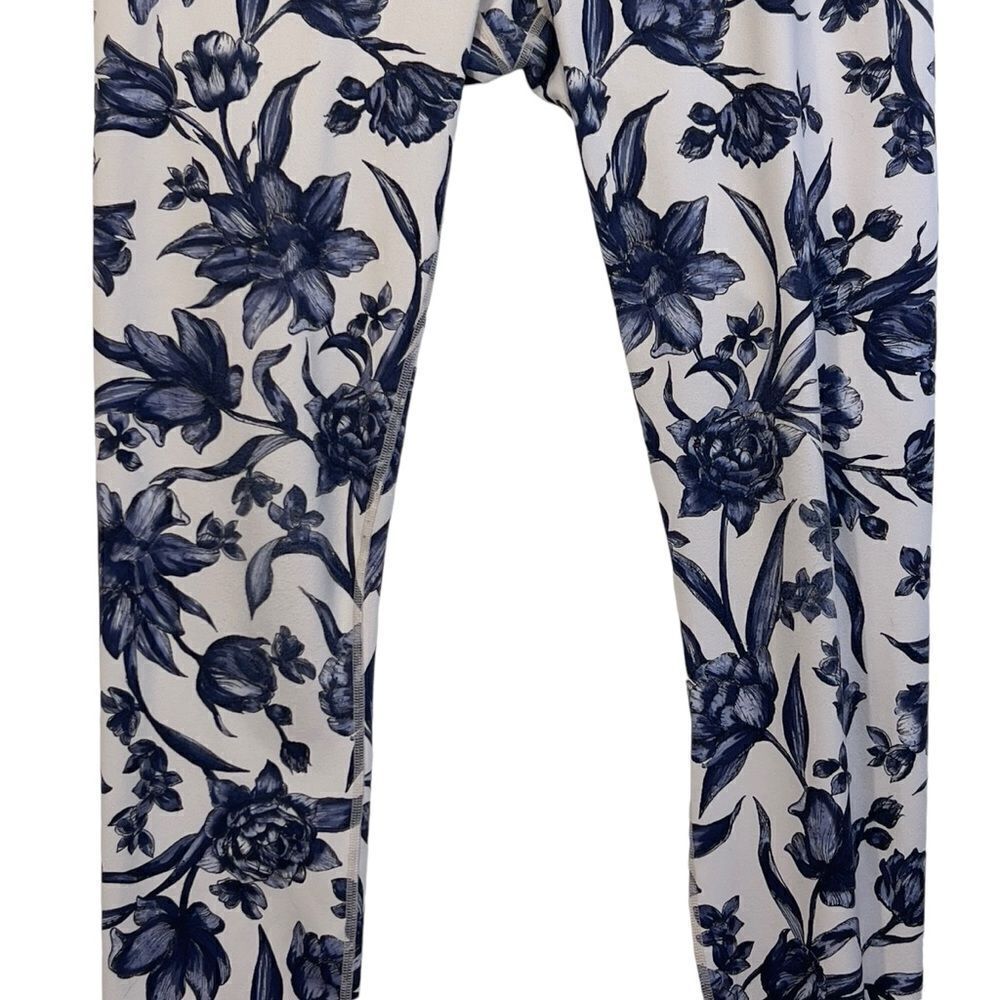 Define PowerHold High-Waisted Capri - Fabletics medium‎ - Picture 5 of 11